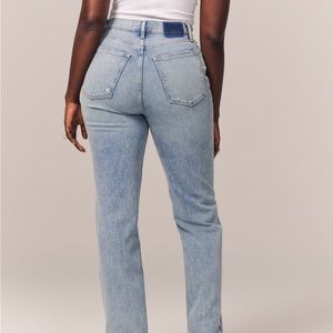 ABERCROMBIE Curve Love Ultra High Rise 90s Straight Jean Size 28